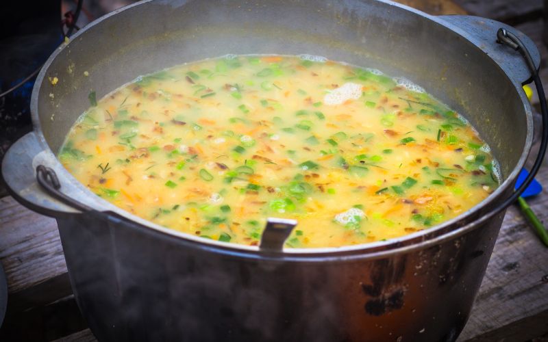 Some soups taste better the next day—and there’s science behind it. I learned the secret first with meatloaf sandwiches, then with tomato soup that deepened in flavor after resting. The Soup That Waits for You isn’t just about food—it’s about patience, flavor, and why waiting makes things better.