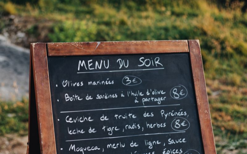 Parisian menu on a chalkboard